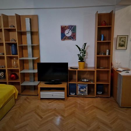 Spectacular Apartment In Skopje, City Mall Area Exteriör bild