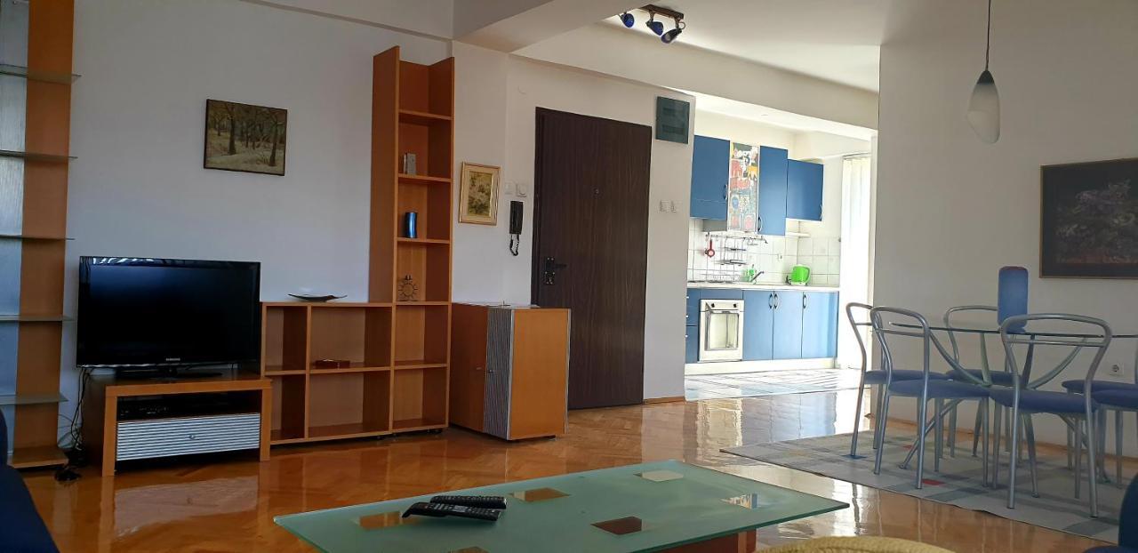 Spectacular Apartment In Skopje, City Mall Area Exteriör bild